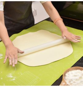 Non-Stick Silicone Dough Rolling Mat Sheet, Kneading Rolling Baking Pad with Measurement Scale Pastry Baking Mat Tool (Color: green)